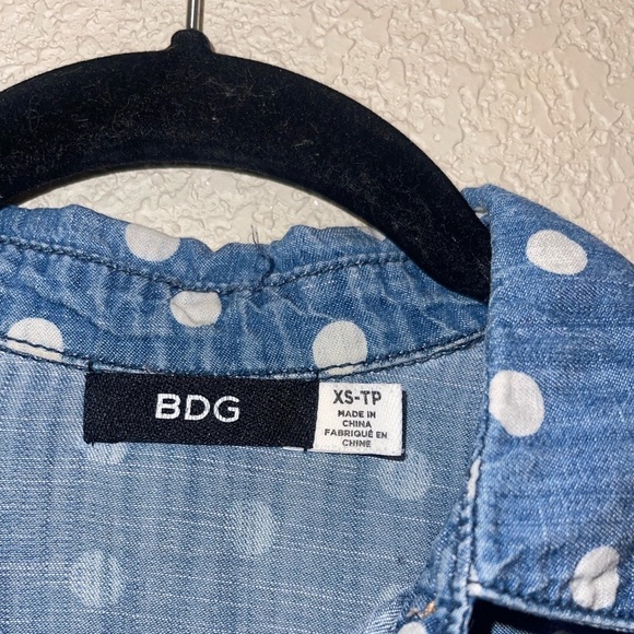 URBAN Outfitters BDG Women Button Up Top XS Blue Polka Dot Denim Long Sleeve - Picture 3 of 9
